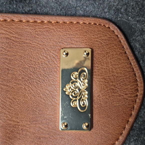 NWOT Call It Spring Grey Bag with Black Hearts - Picture 4 of 17